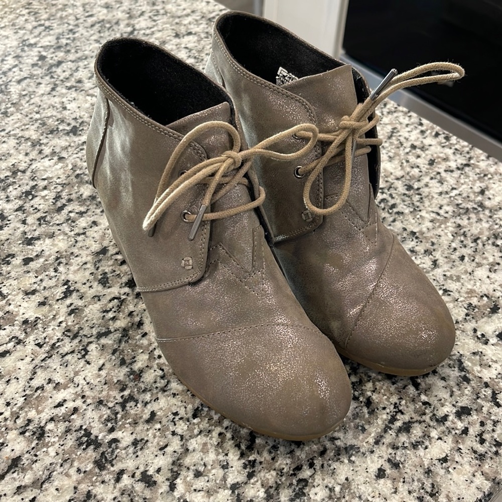Toms Heels